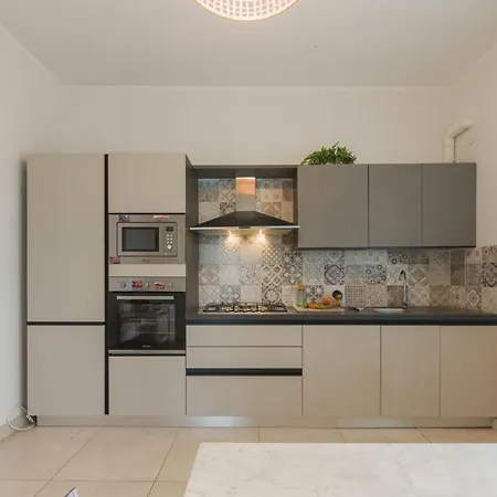 White By Interhome 아파트 포르데데이마르미