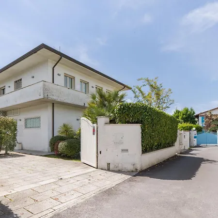 White By Interhome Apartment Forte dei Marmi
